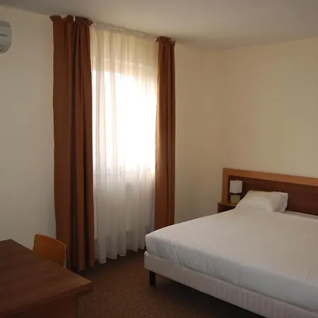 Hotel Student